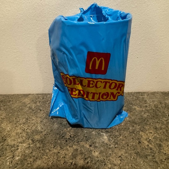 NEW 🆕 MCDONALD’S COLLECTOR EDITION COKE CUP - Picture 2 of 5